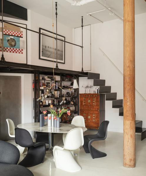 Впечатляющая высота потолков и живые растения: лофт коллекционера на манхеттене Впечатляющая высота потолков и живые растения: лофт коллекционера на манхеттене