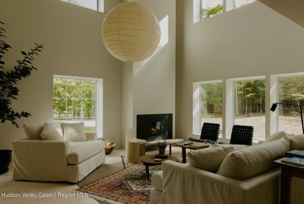 Второй свет и воздух: приятный интерьер красивого загородного коттеджа в штате нью-йорк Второй свет и воздух: приятный интерьер красивого загородного коттеджа в штате нью-йорк