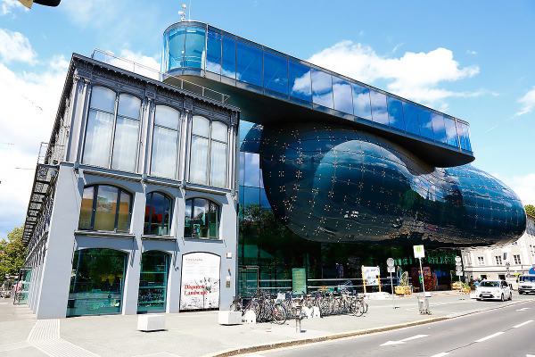 Фантастические здания и где они «обитают»: 12 необычных строений мира Фантастические здания и где они «обитают»: 12 необычных строений мира