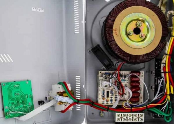 Нужно ли ставить реле напряжения после стабилизатора Нужно ли ставить реле напряжения после стабилизатора