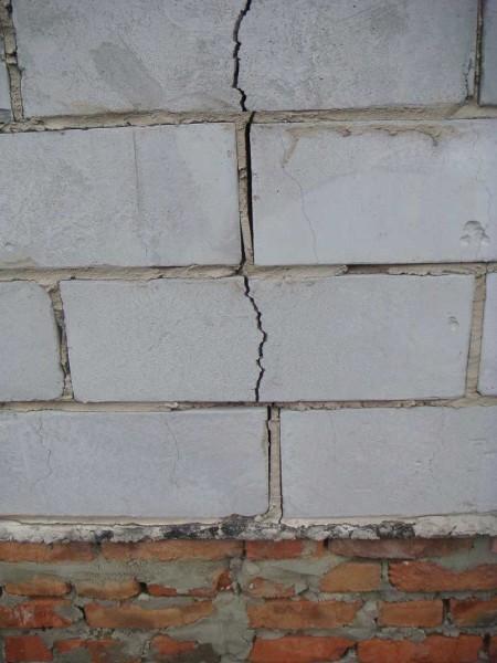 Дома из газобетонных и газосиликатных блоков: особенности строительства Дома из газобетонных и газосиликатных блоков: особенности строительства