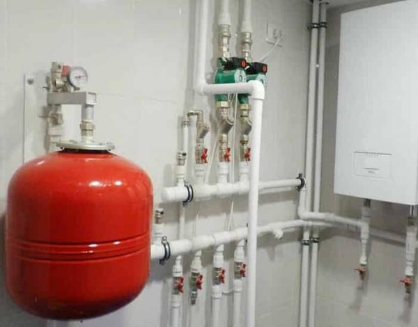 Где ставить расширительный бак в отоплении Где ставить расширительный бак в отоплении