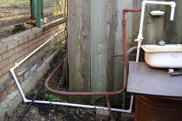 Как сделать водопровод на даче своими руками: правила прокладки, монтажа и обустройства Как сделать водопровод на даче своими руками: правила прокладки, монтажа и обустройства