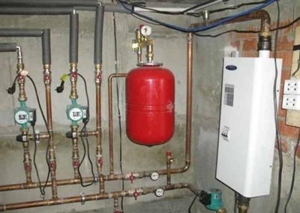 Где ставить расширительный бак в отоплении Где ставить расширительный бак в отоплении