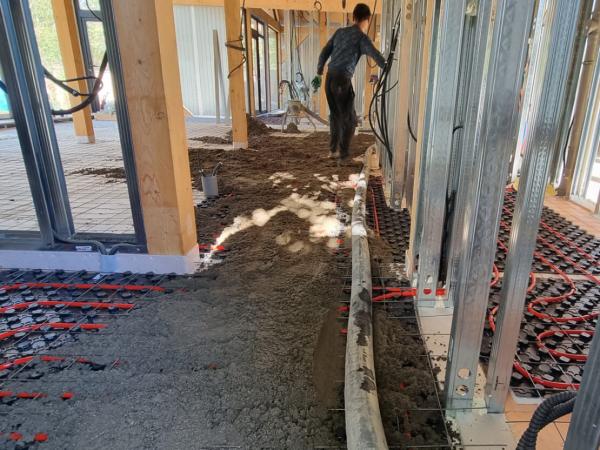 Механизированная стяжка пола: особенности технологии и преимущества Механизированная стяжка пола: особенности технологии и преимущества