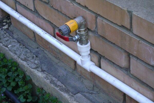 Как сделать водопровод на даче своими руками: правила прокладки, монтажа и обустройства Как сделать водопровод на даче своими руками: правила прокладки, монтажа и обустройства