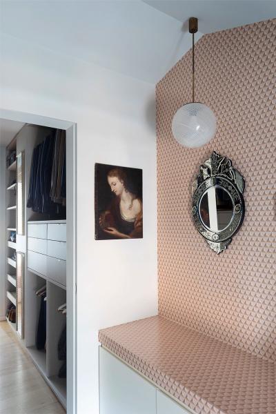 Чистые линии и яркий декор: современный интерьер очаровательного таунхауса в милане Чистые линии и яркий декор: современный интерьер очаровательного таунхауса в милане