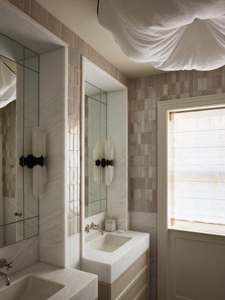 Чистые линии и стильные контрасты: элегантный таунхаус в нью-йорке Чистые линии и стильные контрасты: элегантный таунхаус в нью-йорке