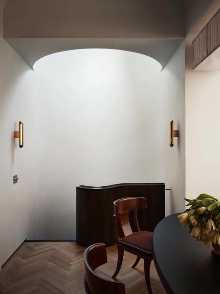 Чистые линии и стильные контрасты: элегантный таунхаус в нью-йорке Чистые линии и стильные контрасты: элегантный таунхаус в нью-йорке