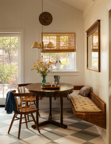 Душевный многослойный интерьер американской дачи от heidi caillier Душевный многослойный интерьер американской дачи от heidi caillier