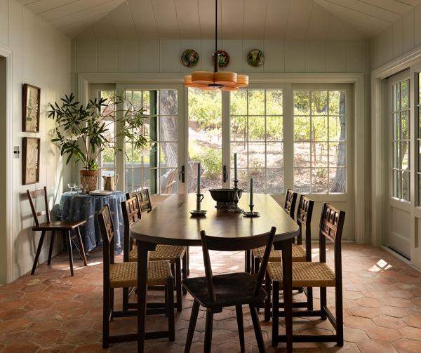 Душевный многослойный интерьер американской дачи от heidi caillier Душевный многослойный интерьер американской дачи от heidi caillier