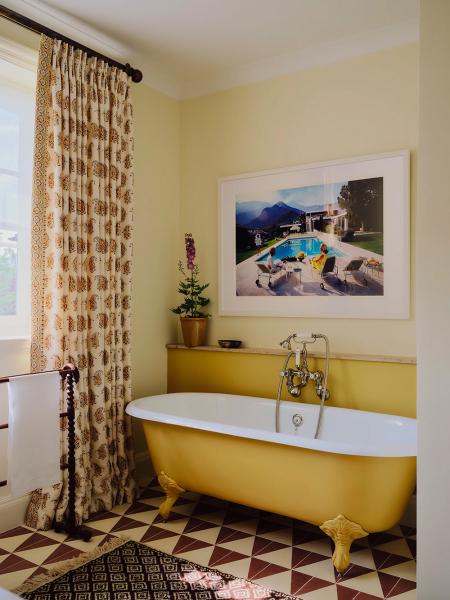 Красочная новая жизнь бывшего дома священника в южном лондоне Красочная новая жизнь бывшего дома священника в южном лондоне