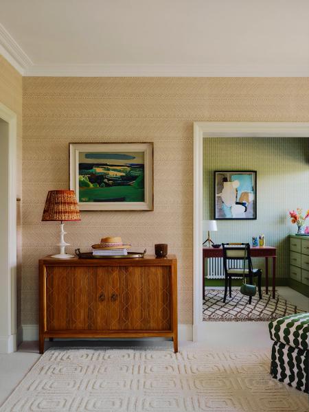 Красочная новая жизнь бывшего дома священника в южном лондоне Красочная новая жизнь бывшего дома священника в южном лондоне