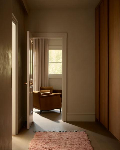 Модный интерьер таунхауса в торонто для семейной пары со взрослыми детьми Модный интерьер таунхауса в торонто для семейной пары со взрослыми детьми