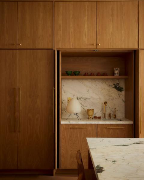 Модный интерьер таунхауса в торонто для семейной пары со взрослыми детьми Модный интерьер таунхауса в торонто для семейной пары со взрослыми детьми