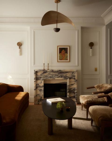 Модный интерьер таунхауса в торонто для семейной пары со взрослыми детьми Модный интерьер таунхауса в торонто для семейной пары со взрослыми детьми