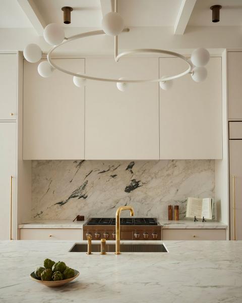 Модный интерьер таунхауса в торонто для семейной пары со взрослыми детьми Модный интерьер таунхауса в торонто для семейной пары со взрослыми детьми