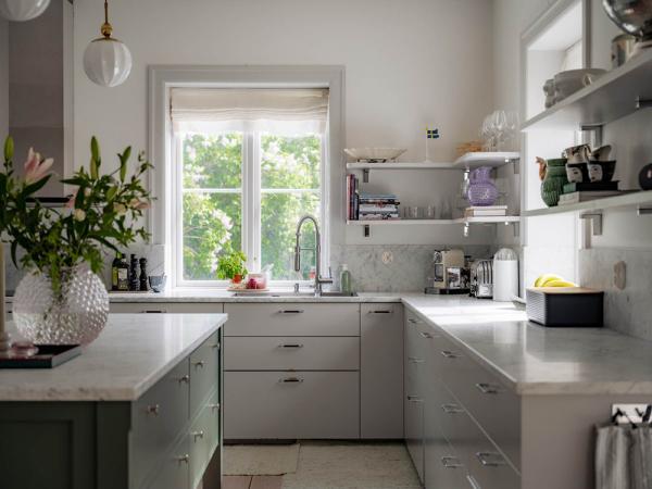 Новый коттедж в швеции, стилизованный под традиционный скандинавский домик Новый коттедж в швеции, стилизованный под традиционный скандинавский домик