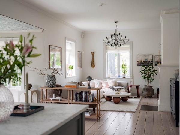 Новый коттедж в швеции, стилизованный под традиционный скандинавский домик Новый коттедж в швеции, стилизованный под традиционный скандинавский домик