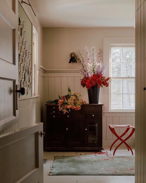 Оживить, но не стереть историю: очарование старой фермы в гудзонской долине Оживить, но не стереть историю: очарование старой фермы в гудзонской долине