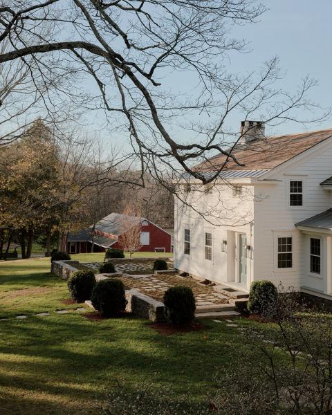 Оживить, но не стереть историю: очарование старой фермы в гудзонской долине Оживить, но не стереть историю: очарование старой фермы в гудзонской долине