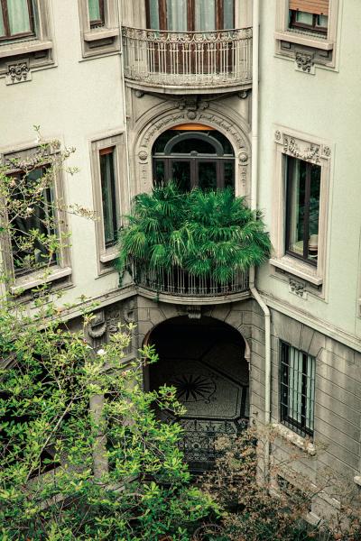 Стильные современные интерьеры квартиры в старинном палаццо в милане Стильные современные интерьеры квартиры в старинном палаццо в милане