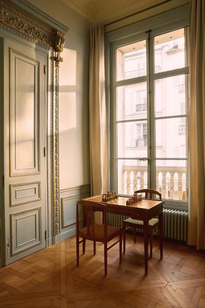 Тонкая гамма и изысканные детали: роскошные апартаменты в париже Тонкая гамма и изысканные детали: роскошные апартаменты в париже