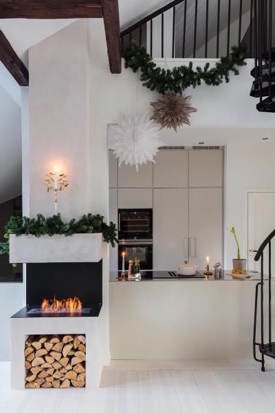 Тот же интерьер, но с нарядным декором: знакомая квартира в стокгольме Тот же интерьер, но с нарядным декором: знакомая квартира в стокгольме