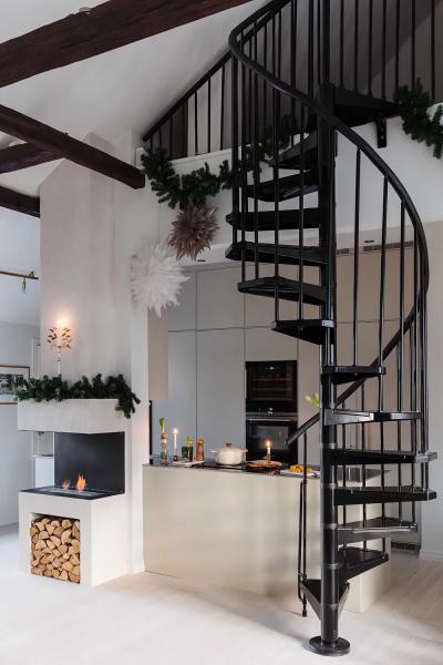 Тот же интерьер, но с нарядным декором: знакомая квартира в стокгольме Тот же интерьер, но с нарядным декором: знакомая квартира в стокгольме