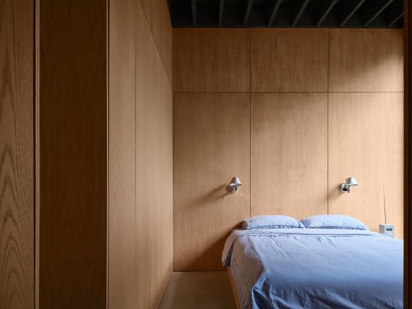 Затерянный в канадских лесах: современный домик для полного уединения Затерянный в канадских лесах: современный домик для полного уединения