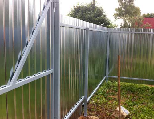 Виды оцинкованных заборов Виды оцинкованных заборов