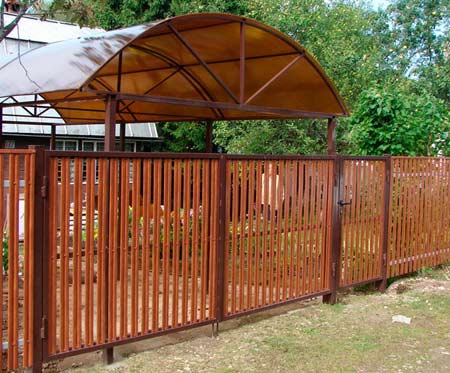 Заборы из евроштакетника Заборы из евроштакетника