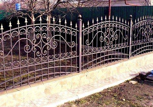 Заборы из металлического прута Заборы из металлического прута