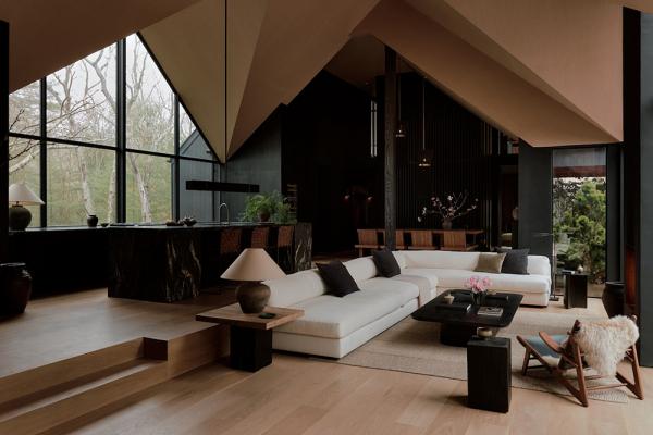 Эффектное сочетание тёмных оттенков и восточных мотивов: дом на лонг-айленде Эффектное сочетание тёмных оттенков и восточных мотивов: дом на лонг-айленде