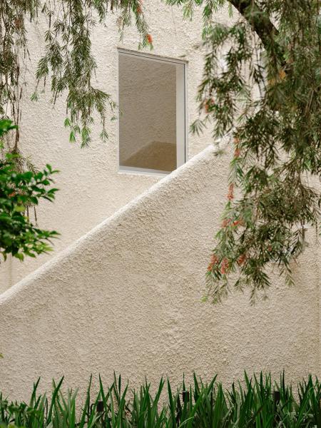 Минимализм по-бразильски: современный дом в сан-паулу Минимализм по-бразильски: современный дом в сан-паулу