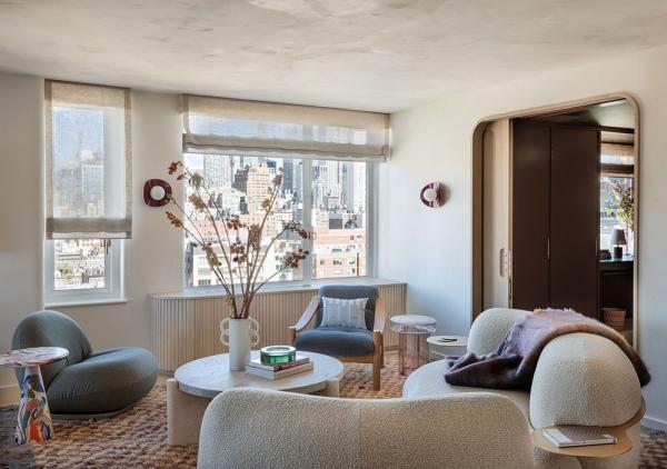 Модернистские нотки в интерьерах красочной квартиры в нью-йорке Модернистские нотки в интерьерах красочной квартиры в нью-йорке