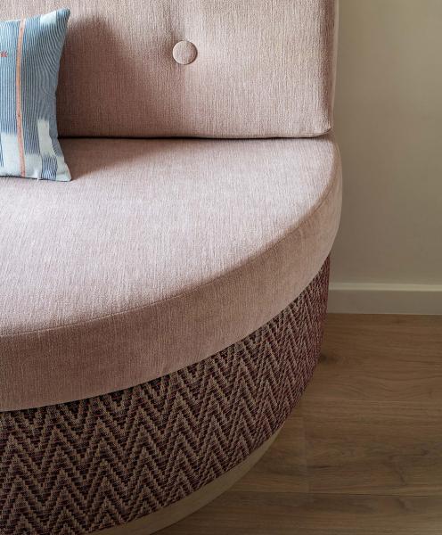 Модернистские нотки в интерьерах красочной квартиры в нью-йорке Модернистские нотки в интерьерах красочной квартиры в нью-йорке