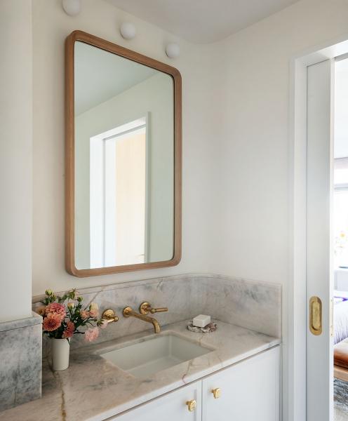 Модернистские нотки в интерьерах красочной квартиры в нью-йорке Модернистские нотки в интерьерах красочной квартиры в нью-йорке