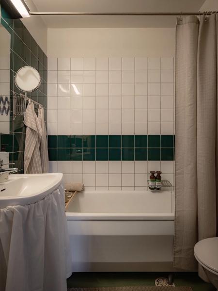 Скандинавский интерьер, в котором тон задаёт рыжий диван (70 кв. М) Скандинавский интерьер, в котором тон задаёт рыжий диван (70 кв. М)