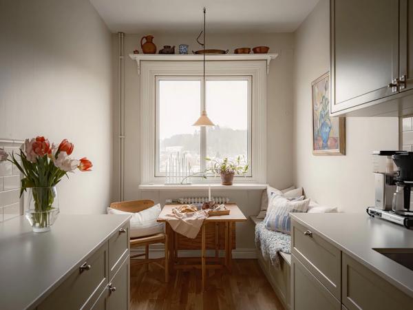 Скандинавский интерьер, в котором тон задаёт рыжий диван (70 кв. М) Скандинавский интерьер, в котором тон задаёт рыжий диван (70 кв. М)