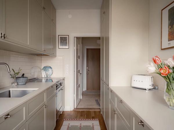 Скандинавский интерьер, в котором тон задаёт рыжий диван (70 кв. М) Скандинавский интерьер, в котором тон задаёт рыжий диван (70 кв. М)