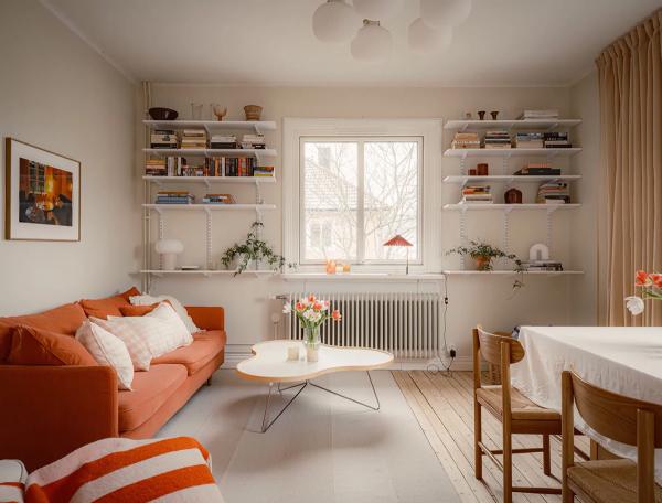 Скандинавский интерьер, в котором тон задаёт рыжий диван (70 кв. М) Скандинавский интерьер, в котором тон задаёт рыжий диван (70 кв. М)