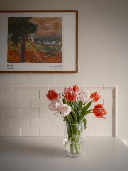 Скандинавский интерьер, в котором тон задаёт рыжий диван (70 кв. М) Скандинавский интерьер, в котором тон задаёт рыжий диван (70 кв. М)