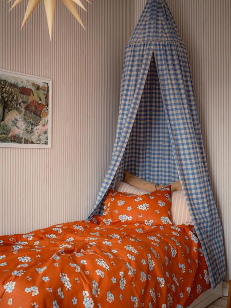 Скандинавский интерьер, в котором тон задаёт рыжий диван (70 кв. М) Скандинавский интерьер, в котором тон задаёт рыжий диван (70 кв. М)