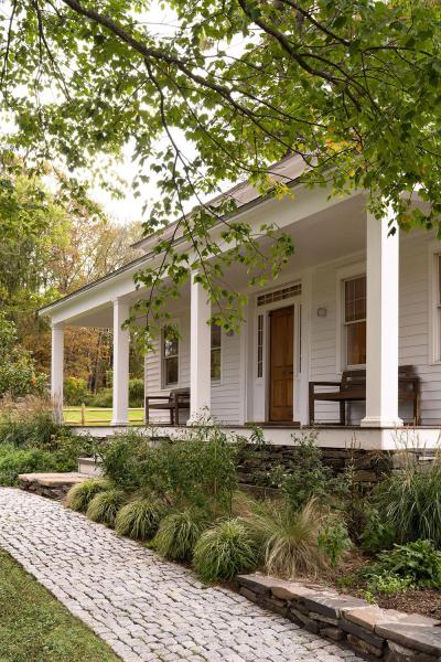 Современный, но с характером фермерского дома: обновление коттеджа в гудзонской долине Современный, но с характером фермерского дома: обновление коттеджа в гудзонской долине