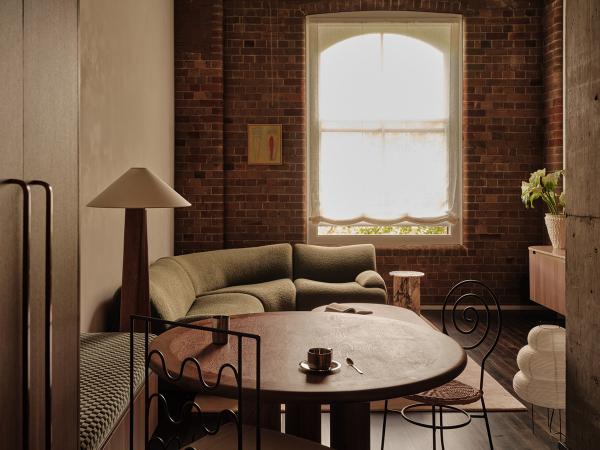 Спокойная обстановка и эклектичный декор: маленький лофт в сиднее Спокойная обстановка и эклектичный декор: маленький лофт в сиднее