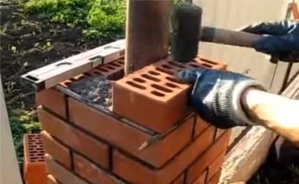 Кирпичные столбы для забора своими руками Кирпичные столбы для забора своими руками