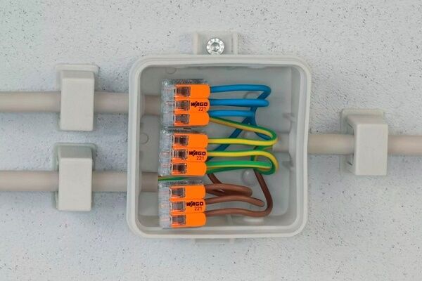 Клеммы для соединения проводов: какие клеммники лучше и как с ними работать