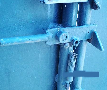 Как сделать защелку на калитку Как сделать защелку на калитку