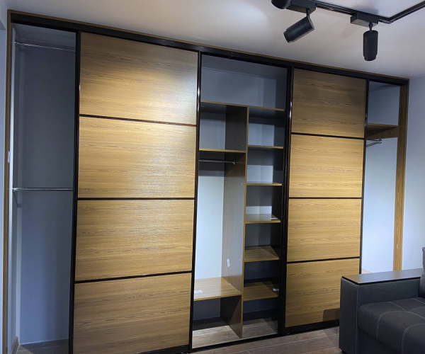 Выбираем шкафы-купе: советов по выбору + обзоры популярных моделей Выбираем шкафы-купе: советов по выбору + обзоры популярных моделей